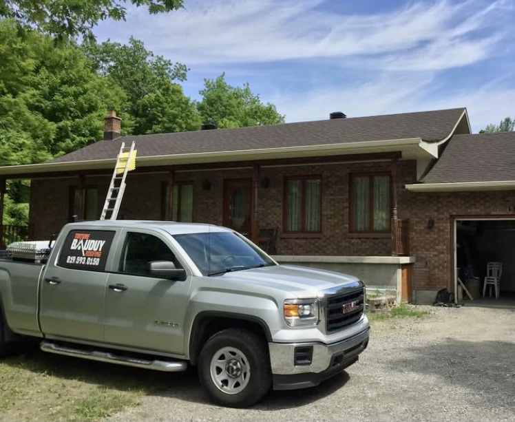 Roofing contractor 